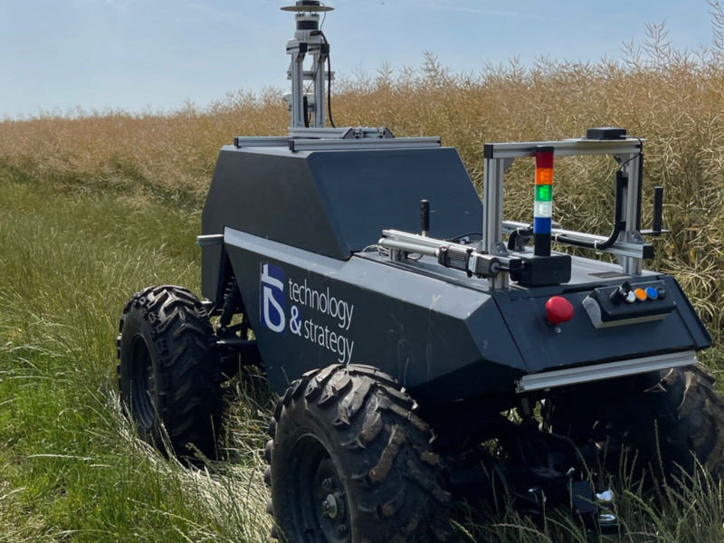 Our autonomous Kipp robot navigates using advanced sensors and cutting-edge AI for perception and control.