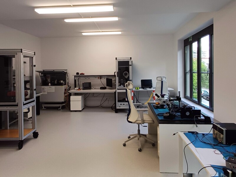Munich Competence Center lab: innovative AI, IoT, software, and hardware solutions in action
