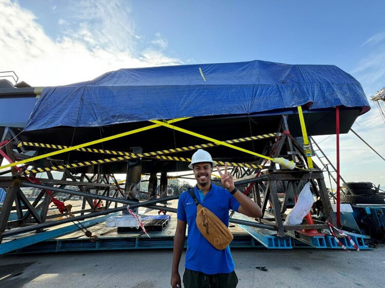 6a1702109db60d4ac53929a9_65ccd008d818a7c27f431300_technology_and_strategy_engineer_in_singapour_boat.jpeg